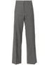 pantalones rectos con pliegues prensados
